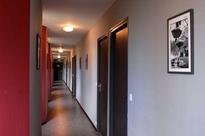 Hotel Le Lagon Рошфор-дю-Гар Экстерьер фото