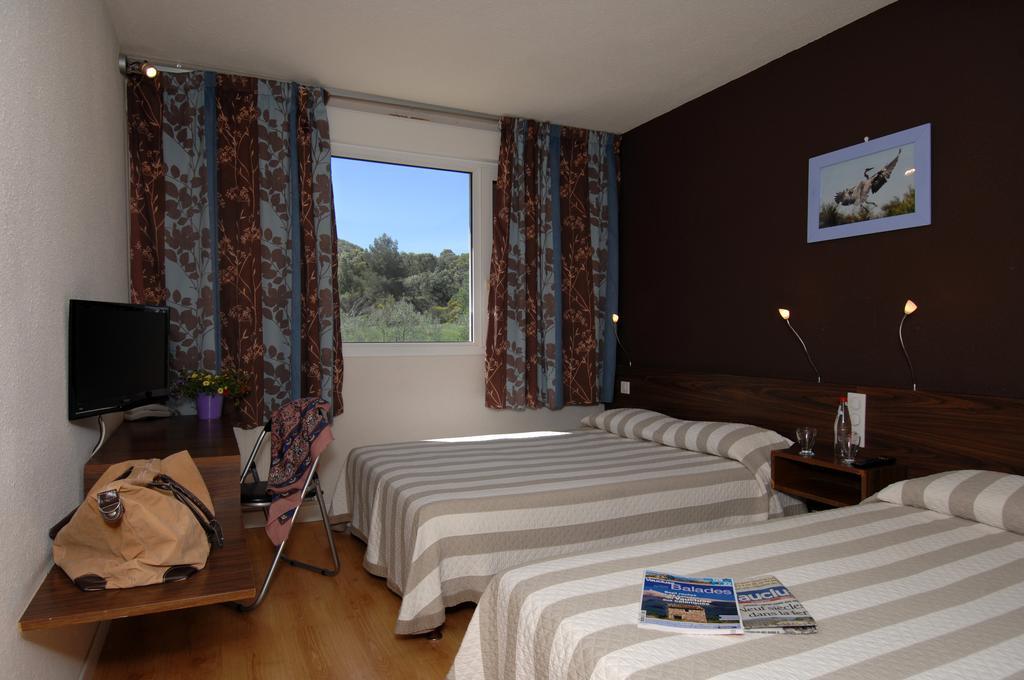 Hotel Le Lagon Рошфор-дю-Гар Номер фото